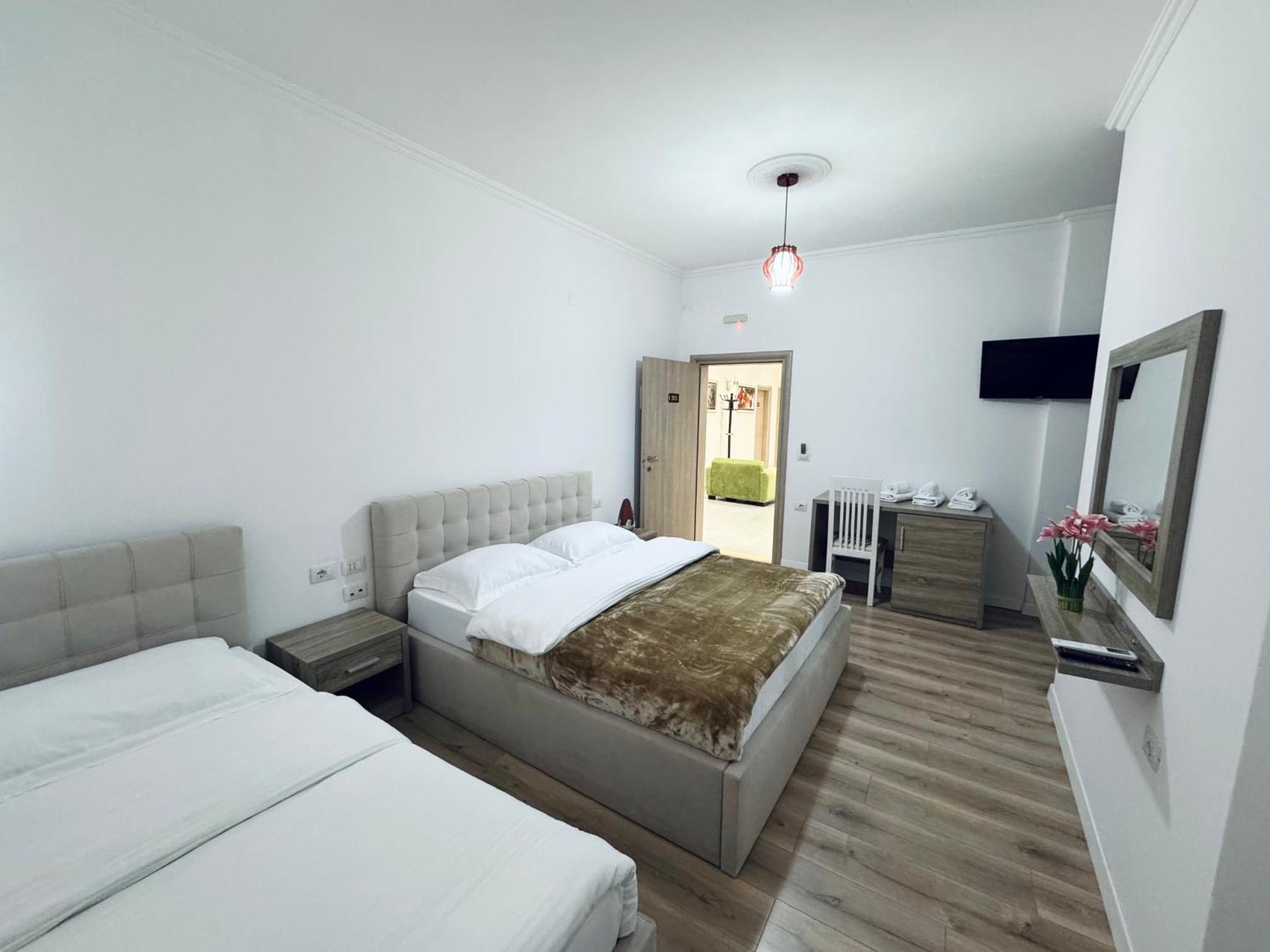 Kutal Park Inn Hotel Пермет Екстер'єр фото